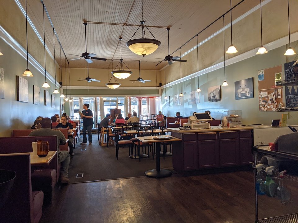 Bright lunch spot with room for groups.
